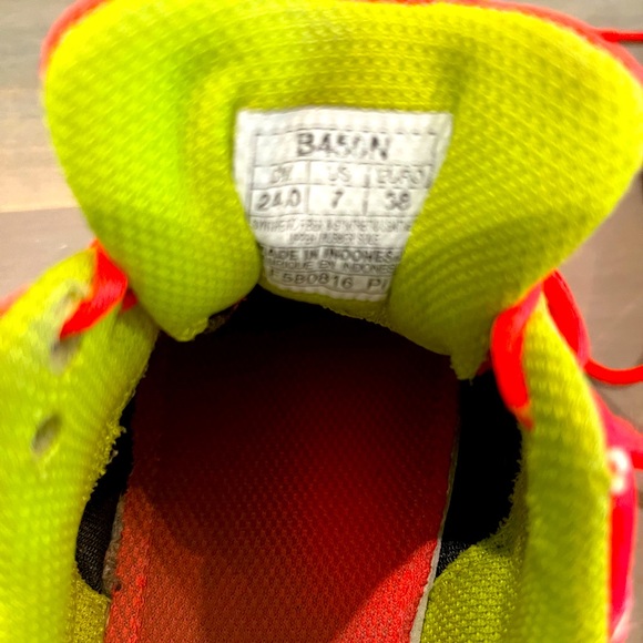 Asics volleyball shoes - Picture 2 of 5